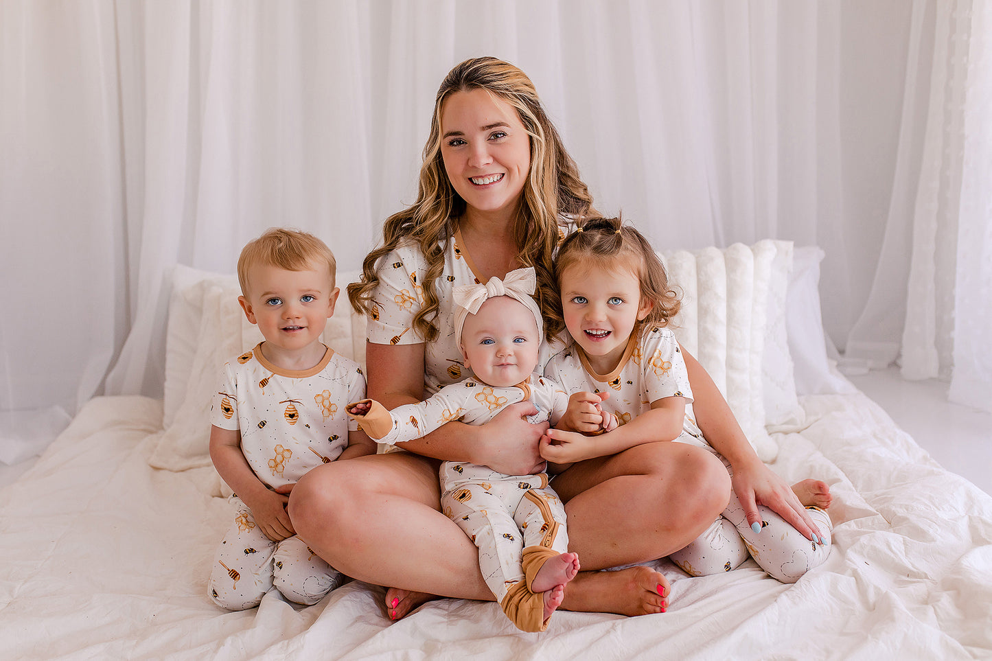 White Bee - Two Piece Pajama Set